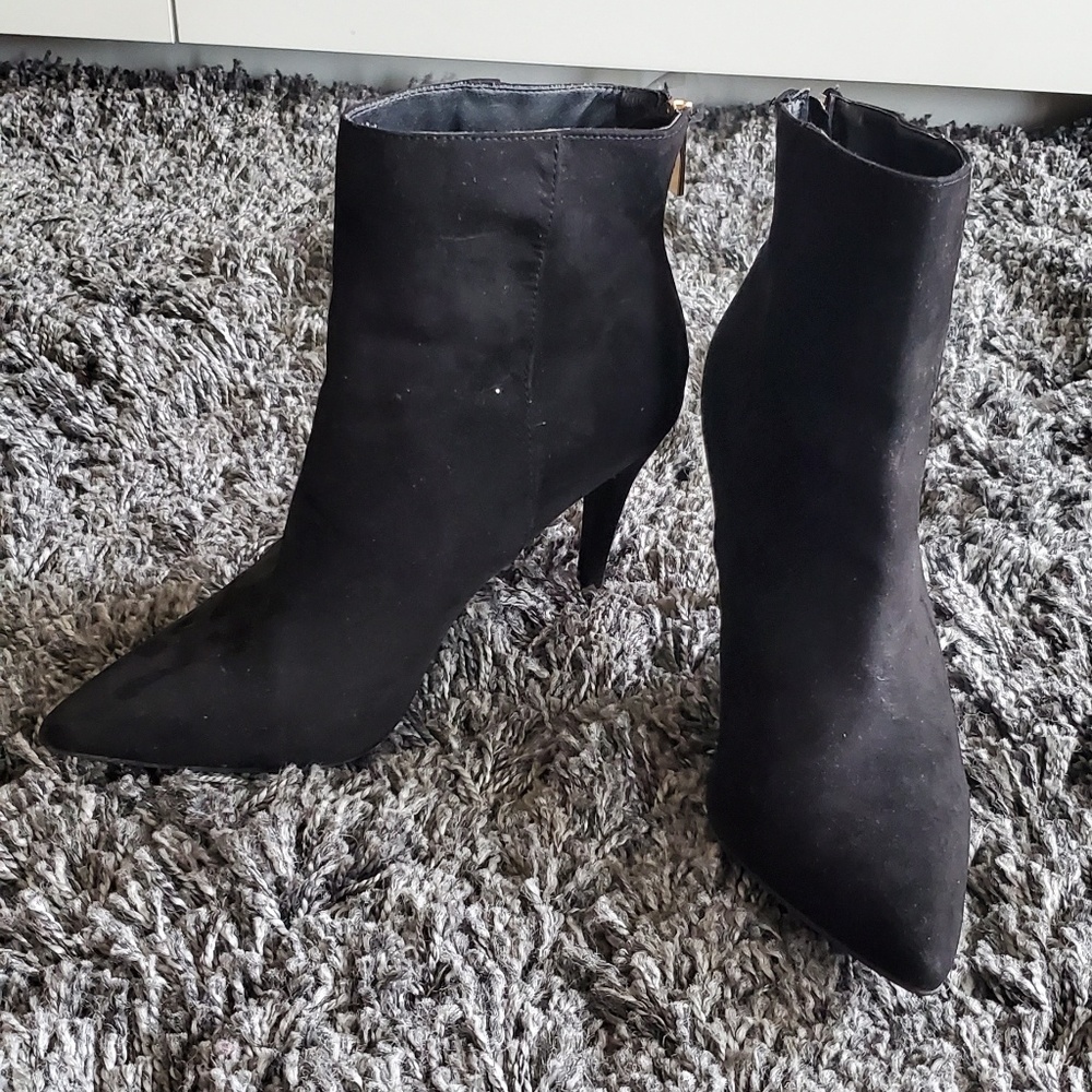 Black Pointy Ankle Boots